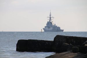 Kriegsschiff verlässt Kieler Förde - BALTOPS 2019 Kiel