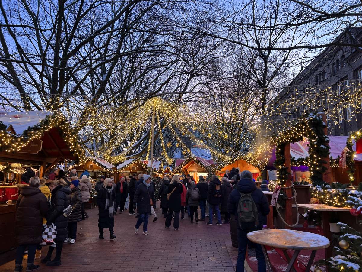 Weihnachtsmarkt Kiel Holstenplatz 2023